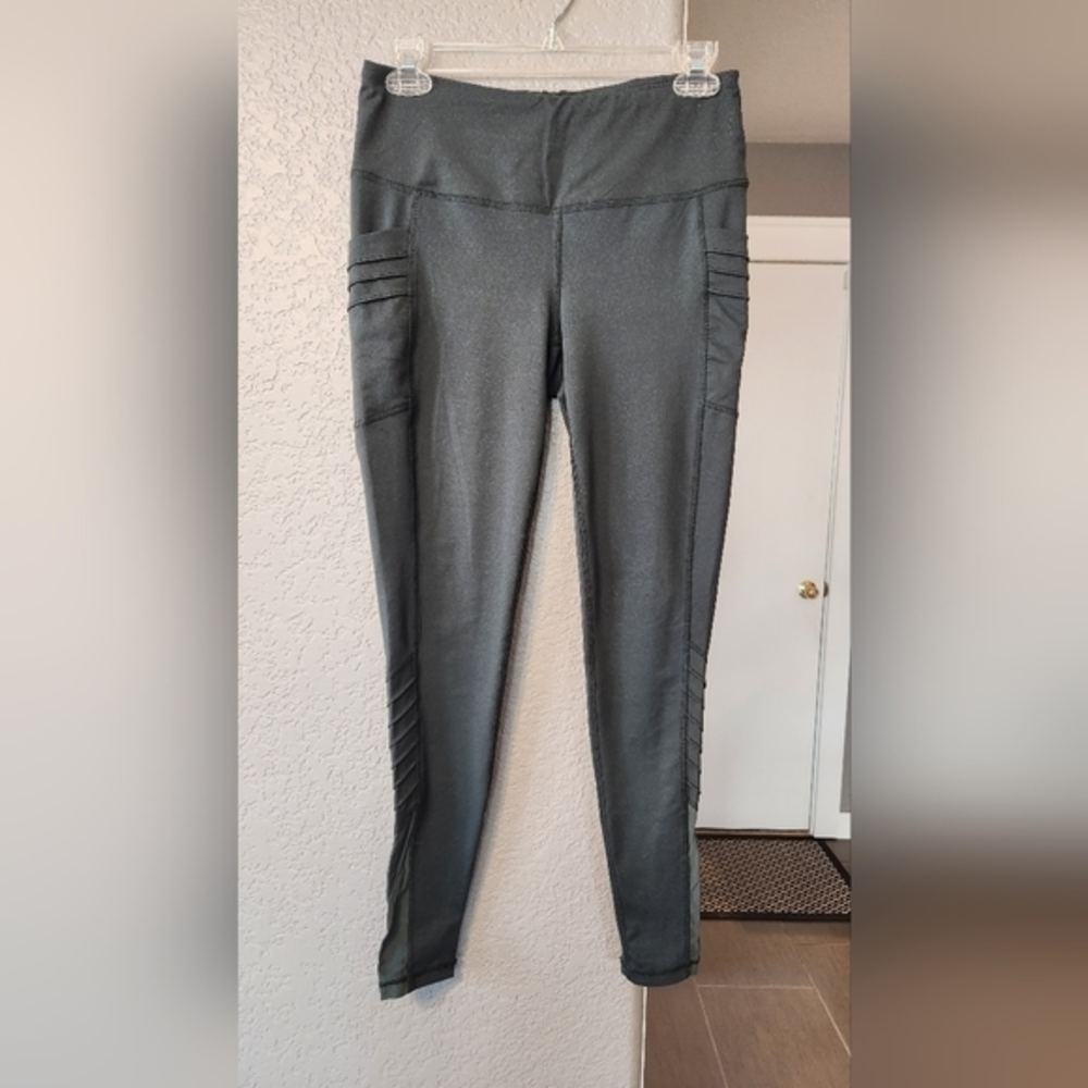 Tangerine‎ Sage Green Leggings Size S